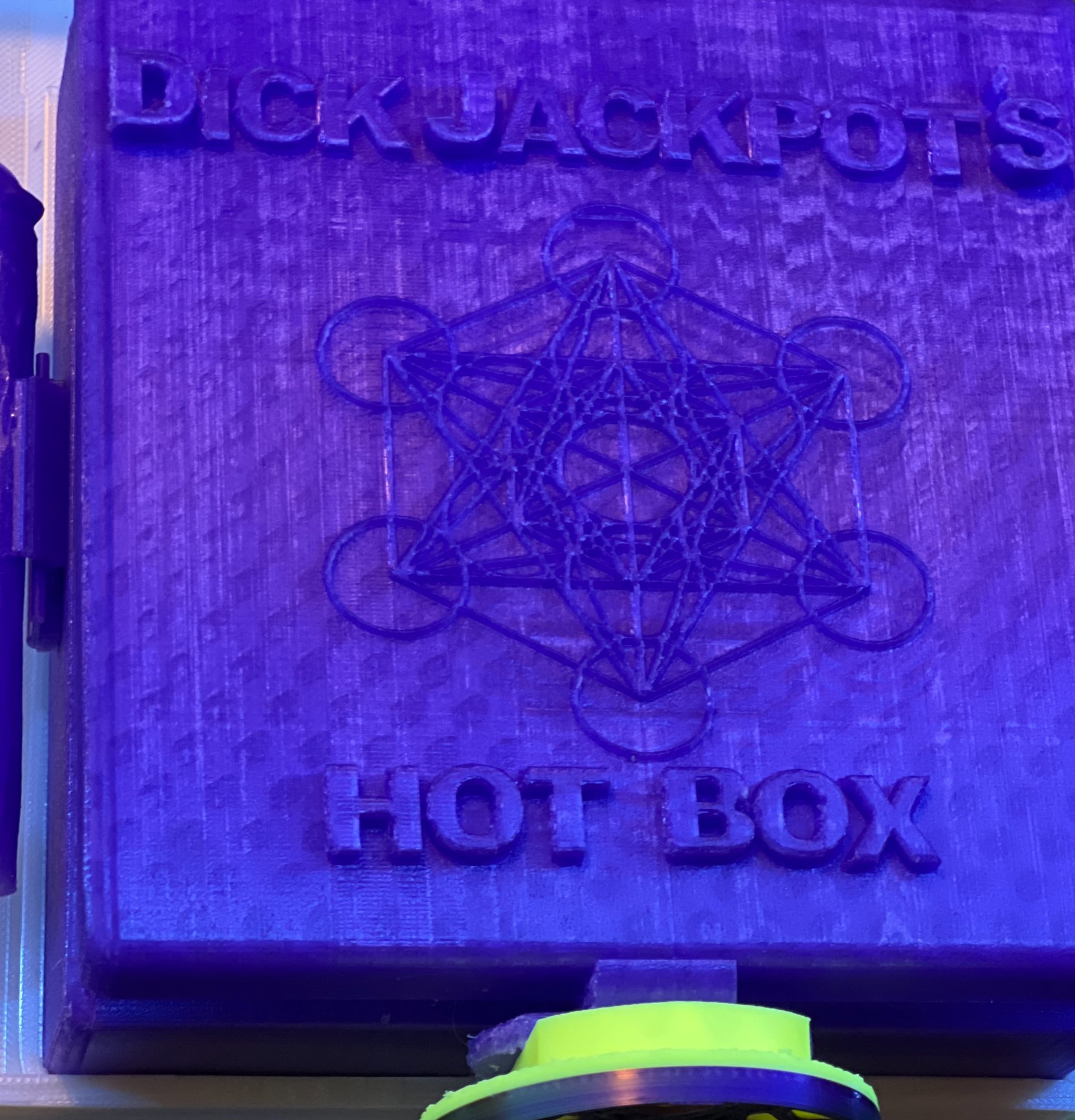 Hot Box - UV Blacklight Effect